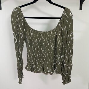 ⭐️ 2/$40 ⭐️ Floral Green Smocked Ruffled Blouse